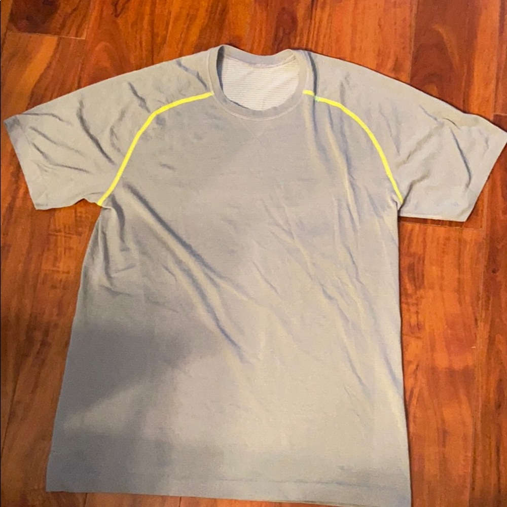 Lululemon Men’s Metal Vent Shirt Large